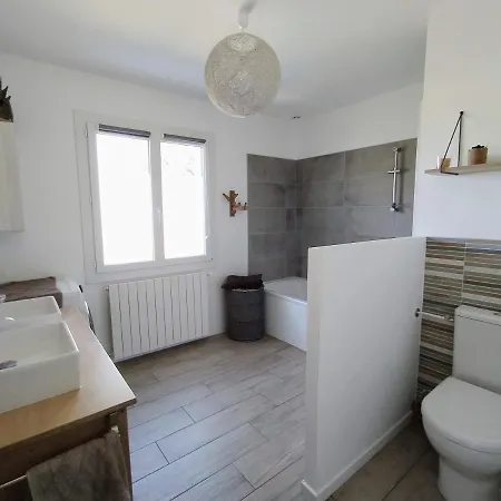 Logement 3 Chambres/terrasse A Lejlighed